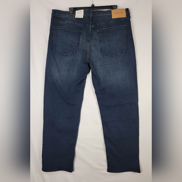 CALVIN KLEIN Men's Standard Straight Jeans - Picture 5 of 8